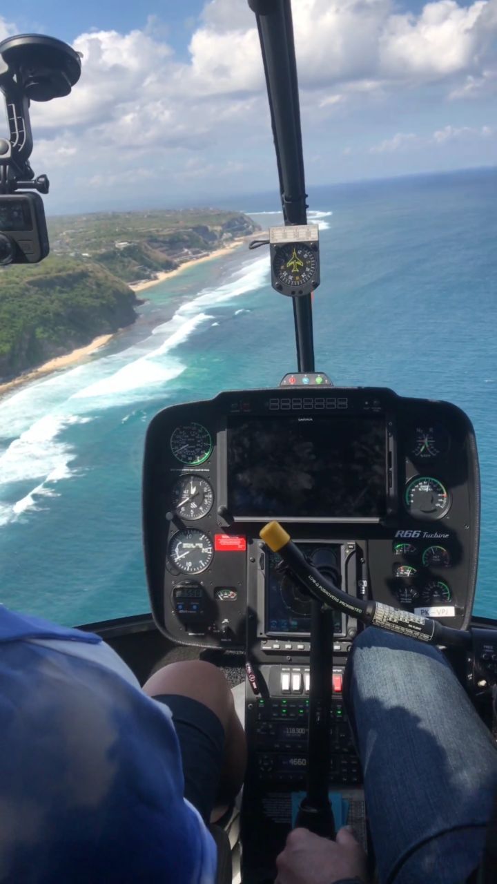 Summer in Bali won't be complete without a heli ride with @flybaliheli ð Especially when it's accompanied by @omgupdate! Karaoke during heli ride? Why not!!

#theyakmagazine #bali #flybaliheli #flyaroundbali #uluwatu #balibeach #balilife #thebalibible #thebaliguideline
